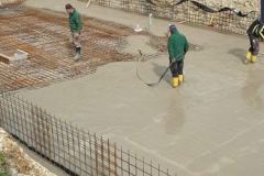 Mayr_Bauunternehmung_Bodenplatte_Betoneinbringung